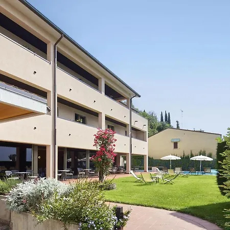 Lido Aparthotel 3*